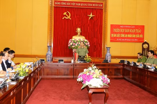 Bộ trưởng Bộ Công an, Thượng tướng Tô Lâm chủ trì Phiên họp Ban soạn thảo dự án Luật Công an nhân dân (CAND) - Ảnh: Cổng TTĐT Bộ Công an