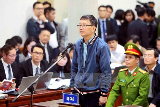 Ông Trịnh Xuân Thanh tại phiên tòa xét xử vụ án Cố ý làm trái quy định của Nhà nước về quản lý kinh tế gây hậu quả nghiêm trọng và Tham ô tài sản xảy ra tại PVC - Ảnh: TTXVN