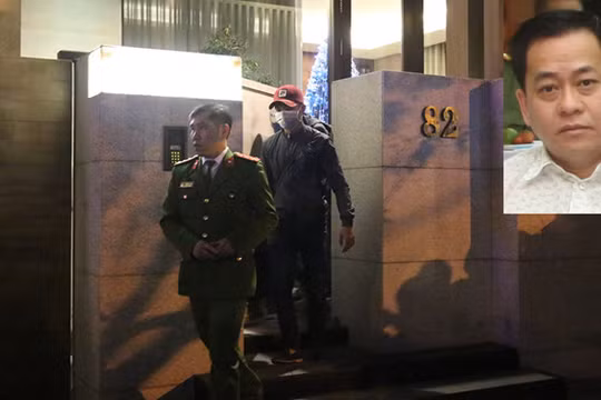 Cơ quan công an khám nhà Vũ 'nhôm' (ảnh nhỏ) Ảnh: Huy Đạt - Khả Hòa