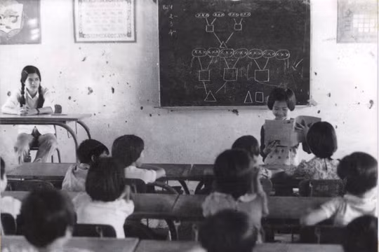 Chương trình môn Tiếng Việt lớp Một Công nghệ giáo dục thiết kế theo sự vận động từ trừu tượng đến cụ thể hơn, từ đơn giản đến phức tạp hơn.