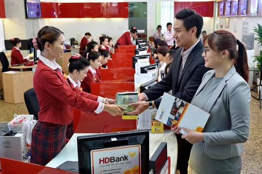 KH sẽ được tăng ngay lãi suất 0,2%/năm khi tham gia chương trình "Gửi lại - lãi cao" của HDBank