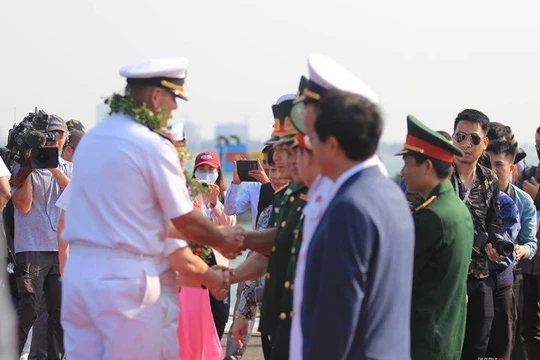 Lễ tiếp đón tàu sân bay USS Carl Vinson tại Cảng Tiên Sa, Đà Nẵng 