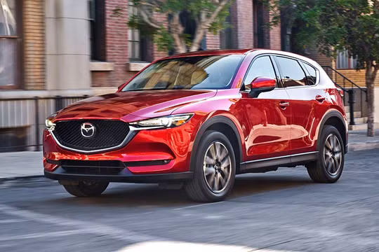 Mazda CX-5 đang thống trị phân khúc xe CUV5 chỗ tại Việt Nam.