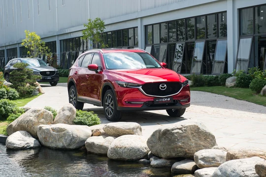 Thaco công bố giá bán xe Mazda màu sơn cao cấp mới.