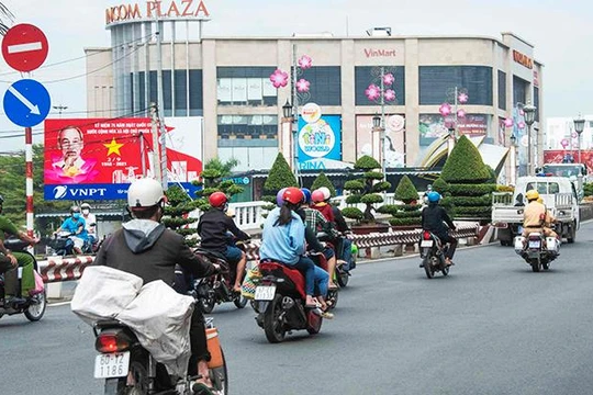 Người dân An Giang về tới quê hương sau 4 tháng bị giãn cách ở TP.HCM. Ảnh: Mạnh Hùng.