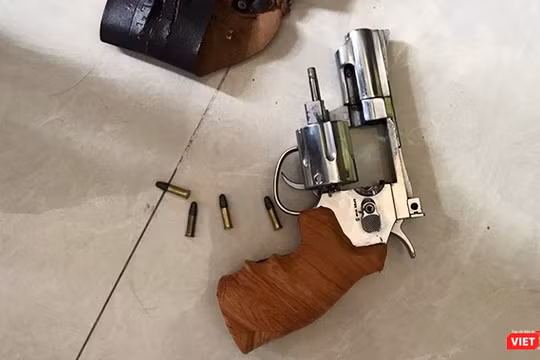 Vũ khí được băng nhóm của Phạm Ngọc Hùng tàng trữ sẵn.