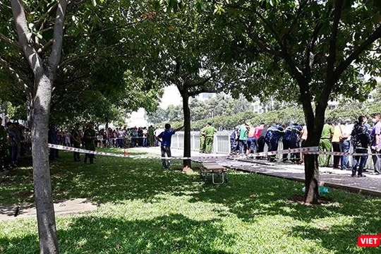 Công an đang phong tỏa hiện trường nơi phát hiện thi thể nghi can Tiến.