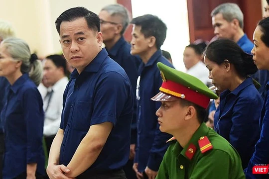 Phiên xét xử phúc thẩm tại TP.HCM, TAND cấp cao chỉ xem xét giảm án cho 4 bị cáo. Các bị cáo đầu vụ như Vũ "nhôm", Trần Phương Bình bị tuyên y án sơ thẩm. 