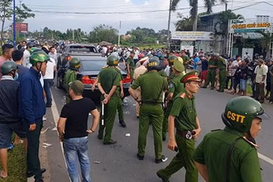 Vụ việc gây tắc nghẽn giao thông nhiều giờ tại địa bàn.