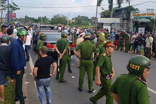 Vụ việc gây tắc nghẽn giao thông nhiều giờ tại địa bàn.