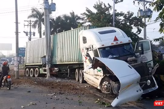 Chiếc container gây tai nạn thảm khốc tại huyện Trảng Bàng, tỉnh Tây Ninh sáng nay.