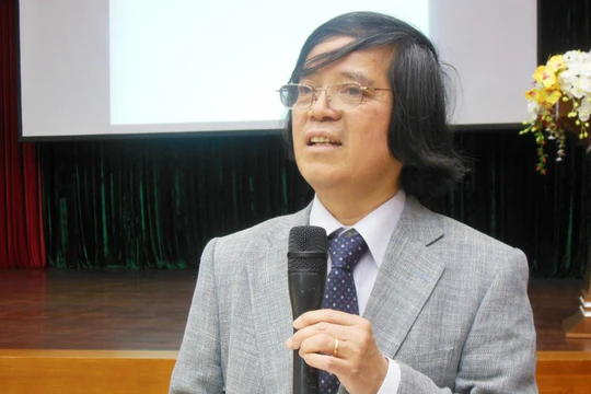 "Một trong những điểm bất ổn lớn nhất hiện nay của kinh tế Việt Nam là mức độ phụ thuộc vào bên ngoài ngày càng lớn", GS. Trần Văn Thọ nói. (Ảnh nhân vật cung cấp)