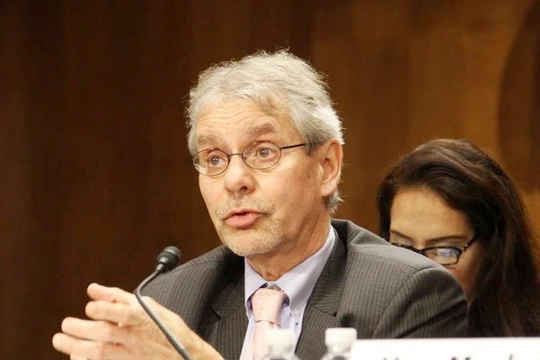 Ông Murray Hiebert, chuyên gia cao cấp về Đông Nam Á của Trung tâm Nghiên cứu Chiến lược và Quốc tế (CSIS), think-tank hàng đầu nước Mỹ về quan hệ quốc tế.