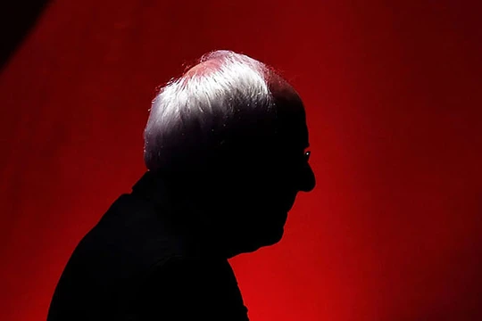 Thượng nghị sĩ Berni Sanders tuyên bố dừng chiến dịch tranh cử Tổng thống Mỹ ngày 8/4. Ảnh chụp từ youtube.