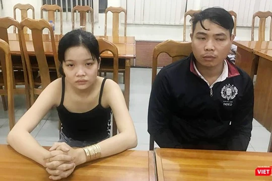 Hai đối tượng trong băng nhóm giả gái mại dâm luộc đồ của khách hám của lạ vừa bị bắt.