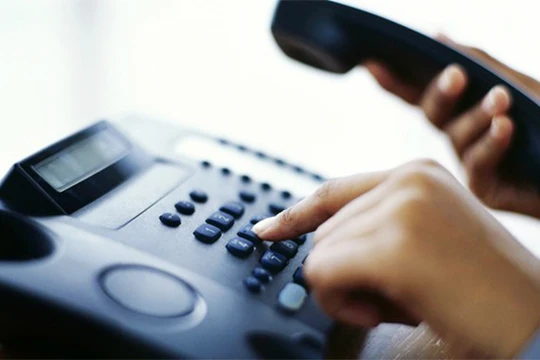 Lừa đảo qua điện thoại là hình thức không mới nhưng có nhiều người sập bẫy với số lượng tiền lớn.