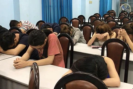 Các đối tượng bị tạm giữ.