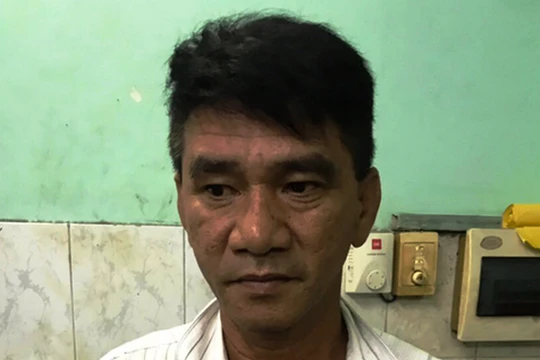 Ông Phạm Văn Dũng “chặt chém” du khách 2,9 triệu đồng cho một cuốc xích lô chưa tới 1km bị Công an quận 1 tạm giữ hình sự.