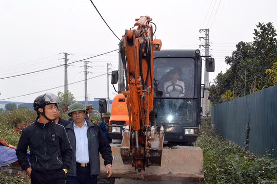 Lực lượng cưỡng chế ra hiện trường để thực hiện mục đích cưỡng chế, giải phóng mặt bằng