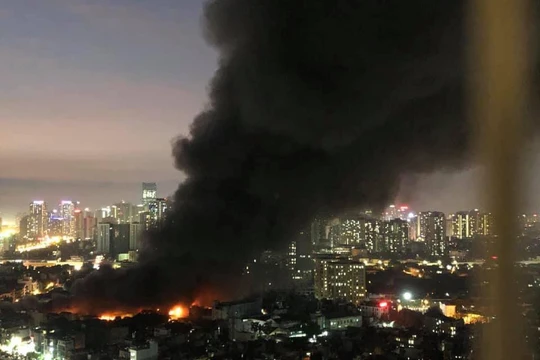 Rất nhiều cơ sở sản xuất công nghiệp và nhà xưởng của người dân ở khu dân cư trong nội đô tiềm ẩn nguy cơ cháy, nổ cao.