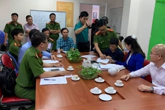 Cơ quan điều tra thực hiện các thủ tục khởi tố, bắt giam đối với lãnh đạo Công ty Alibaba.