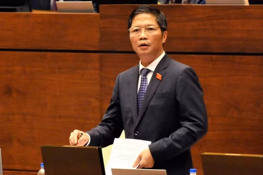 Bộ trưởng Bộ Công thương Trần Anh Tuấn trả lời chất vấn ĐBQH chiều nay (6/110).