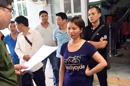 Mẹ nữ sinh giao gà Trần Thị Hiền.