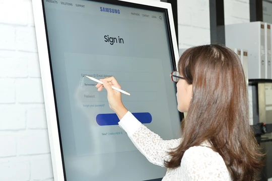 Samsung Flip 2 đem lại trải nghiệm viết và vẽ trực quan như bảng vật lý