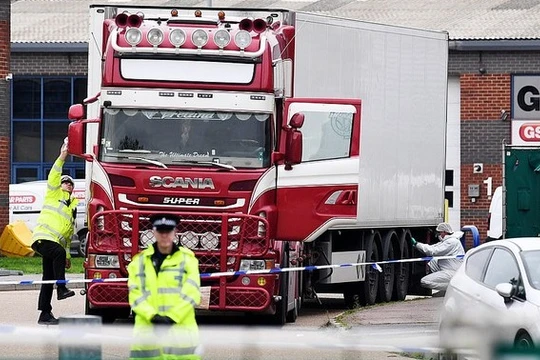 Việc xác minh danh tính 31 nạn nhân nam và 8 nạn nhân nữ trong số 39 nạn nhân thiệt mạng trong container hiện đã hoàn thành.