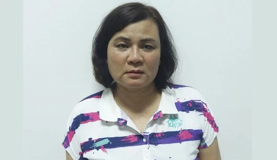 Nguyễn Thị Tú Anh bị cơ quan công an bắt giữ về hành vi “lừa đảo chiếm đoạt tài sản”.