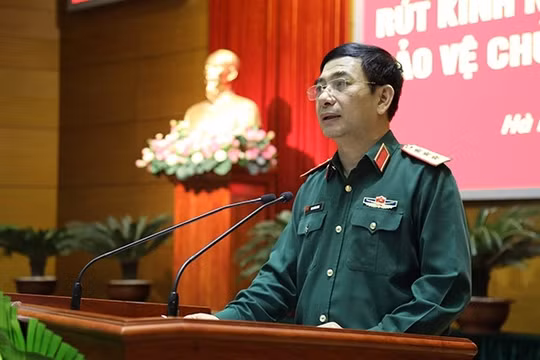 Thượng tướng Phan Văn Giang phát biểu tại hội nghị.