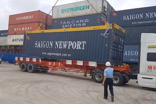 Mỗi năm Việt Nam có nhu cầu 20.000 nhân lực logistics được đào tạo bài bản, có chất lượng, nhưng thực tế khả năng đào tạo ra nguồn cung thấp hơn nguồn cầu. Ảnh minh họa: TTXVN.