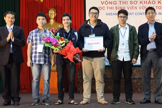Đội Just ∫du It! gồm 4 sinh viên Đại học Công nghệ - Đại học Quốc gia Hà Nội nhận giải Nhất khu vực miền Bắc cuộc thi “Sinh viên với An toàn thông tin ASEAN 2019".