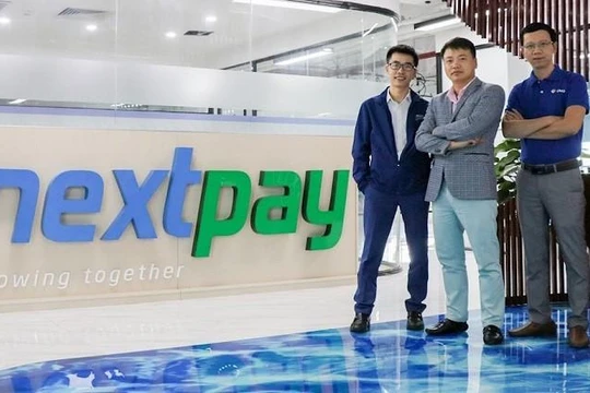 Từ trái qua: ông Nguyễn Hữu Tuất - CEO của NextPay, ông Nguyễn Hòa Bình - Chủ tịch NexTech và ông Đỗ Công Diễn - Giám đốc vận hành NextPay.