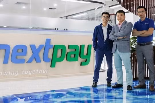 Từ trái qua: ông Nguyễn Hữu Tuất - CEO của NextPay, ông Nguyễn Hòa Bình - Chủ tịch NexTech và ông Đỗ Công Diễn - Giám đốc vận hành NextPay.