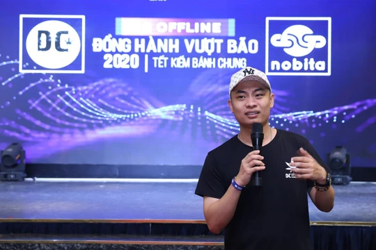 Ông Donnie Chu - Founder DC Group, Bloger về Digital Marketing - chia sẻ tại hội thảo “Đồng hành vượt bão 2020”
