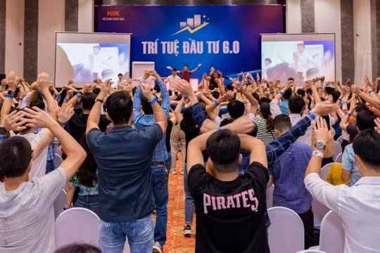 Học viên không mặn mà, doanh thu công ty dạy làm giàu sụt giảm