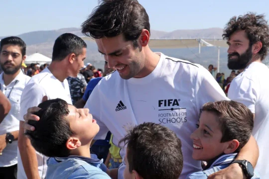 Sau khi giải nghệ Kaka thường xuyên tham gia các hoạt động từ thiện của FIFA, đại sứ hình ảnh cho Real Madrid hoặc AC Milan. Ảnh FIFA.