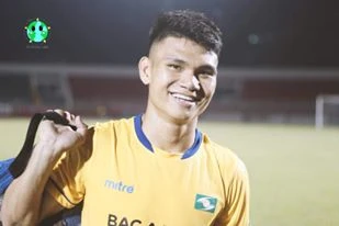 Vận đen đang đeo đuổi Phạm Xuân Mạnh khiến cho cổ động viên SLNA không khỏi lo lắng. Ảnh FBNV.