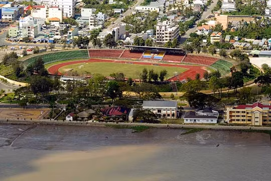 Người Tây Đô tự hào có sân Cần Thơ với sức chứa lớn nhất trong các sân vận động Việt Nam với 60.000 chỗ. Ảnh Cần Thơ FC