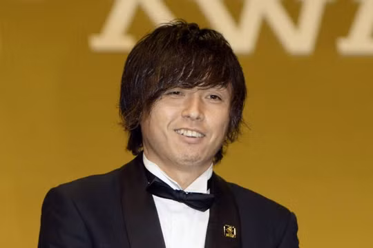 Endo còn là một trong những cầu thủ lớn tuổi nhất thế giới nhưng vẫn đang chơi bóng đỉnh cao. Ảnh CNN.