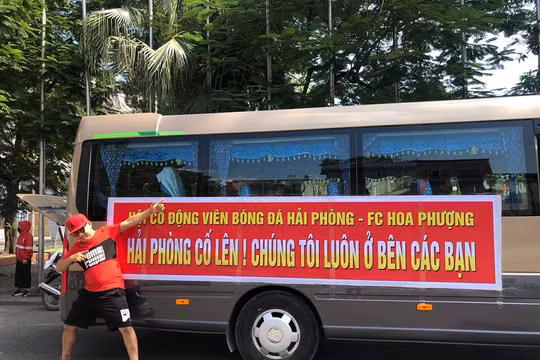 Khán giả Hải Phòng đang khá lo lắng cho đội bóng con cưng của mình. Ảnh HPFC.