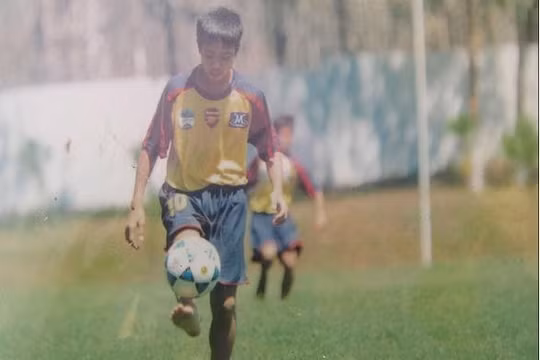 Bây giờ khi Công Phượng đã có chiều cao 1,7m, nặng 65 kg thì mỗi khi nhớ lại, các ông thầy HAGL vẫn cho rằng, nếu không có nhận định kiểu “Đông, tây y kết hợp”, có thể chúng ta đã bỏ sót một tài năng. Ảnh CP.