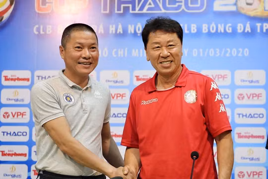 Quang cảnh buổi họp báo trước trận siêu cúp. Ảnh VPF