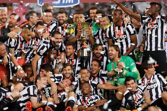 Chỉ cần một cuộc gọi của đội trưởng Giorgio Chiellini, toàn bộ thành viên trong đội đã đồng ý giảm lương. Ảnh CLB