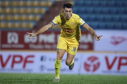 Đỗ Merlo đã khiến Nam Định phải rời cuộc chơi Cúp quốc gia. Ảnh NĐFC