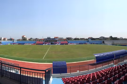 Nói cho cùng việc bóng vẫn lăn, đèn vẫn sáng trong dịp dịch Covid-19, dù không có khán giả đến sân vẫn tạo nên động lực và niềm vui cho người dân vào khả năng đẩy lùi virus Corona của Việt Nam và cộng đồng. Ảnh VPF