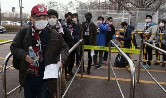 Giải J1 League của Nhật Bản được khai mạc ngày 23/02, trong tình trạng virus Corona đang lây lan nhanh. Ảnh Vissel Kobe.