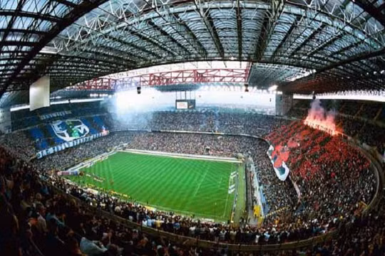 Một phần ba dân số TP Bergamo đã đổ về Milan chứng kiến đội nhà lần đầu ra sân tại vòng 1/8 Champions League. Ảnh CLB AC Milan