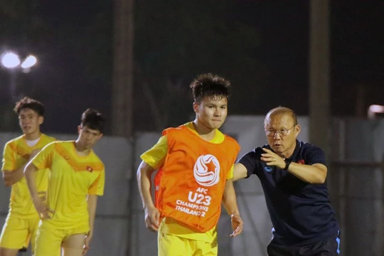 Đội trưởng Quang Hải đang có phong độ không tốt. Ảnh VFF